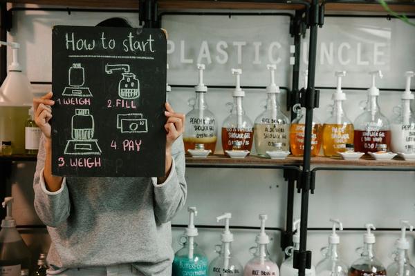 how to spot greenwashing in fashion